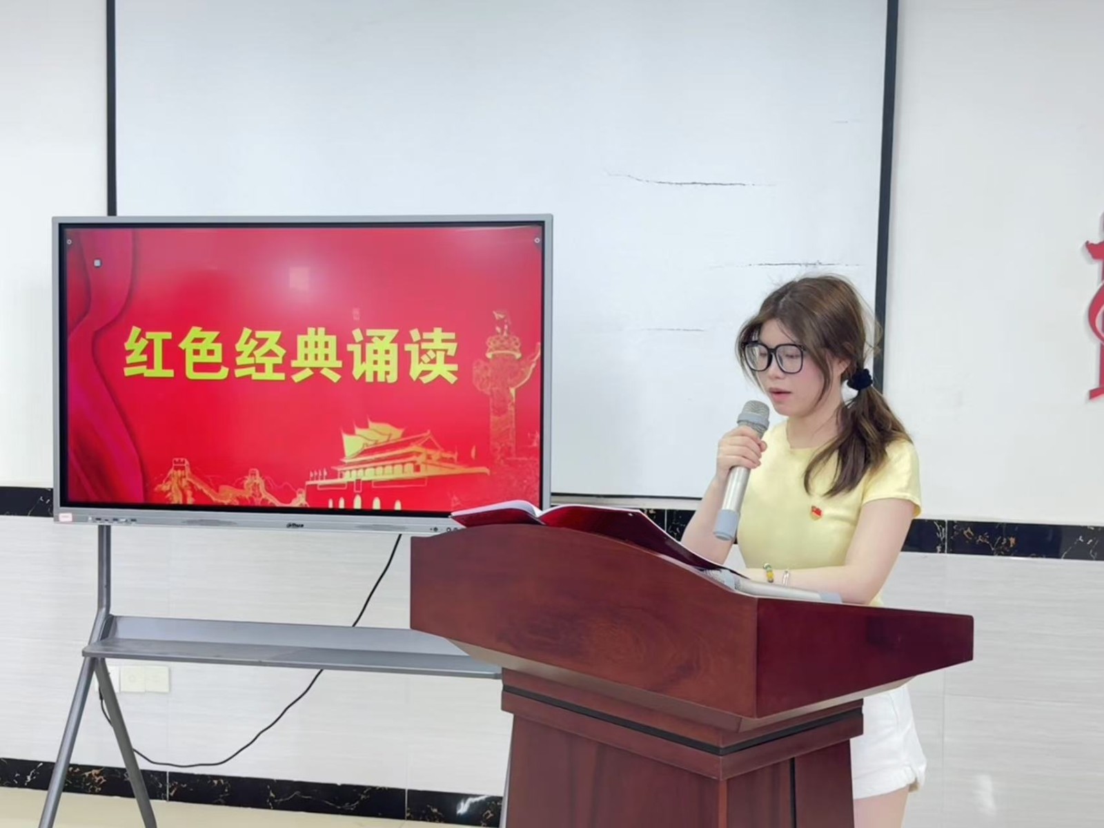 1747300314953024.jpg 1747300196880258.jpg